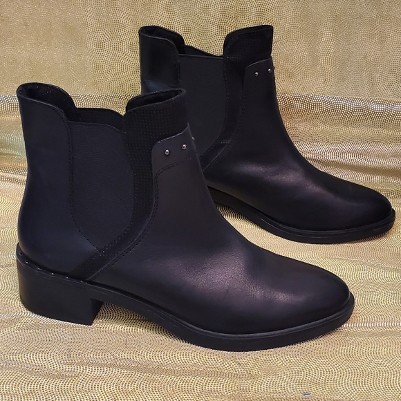 Luca Ferri Shoes - Luca Ferri Size 7 Elegant Black Ankle Booties